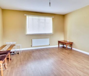 2 bedroom coach house to rent - Photo 2