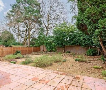 Lightwater, Surrey, GU18 - Photo 5