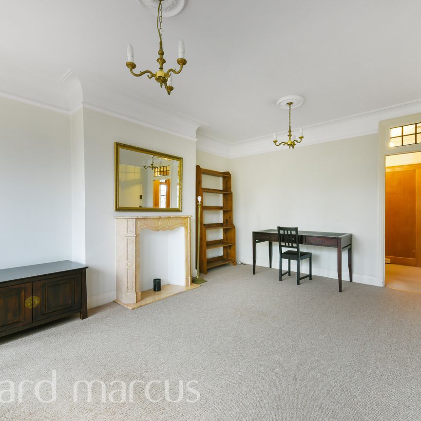 Manor Fields, London - Photo 1