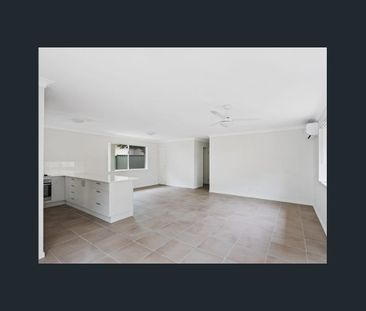 Spacious and modern duplex available in the heart of Mango Hill! - Photo 5