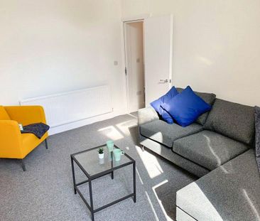 4 bedroom property to rent - Photo 2