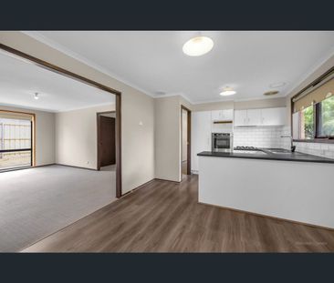 7 Dove Court, Pakenham, Vic 3810 - Photo 2