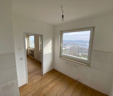 Alles neu !! 2 Zimmer-Wohnung mit viel Stellplatz, separater Küche ... - Photo 1