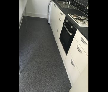 2 Bed Flat, Champion Road, SE26 - Photo 5