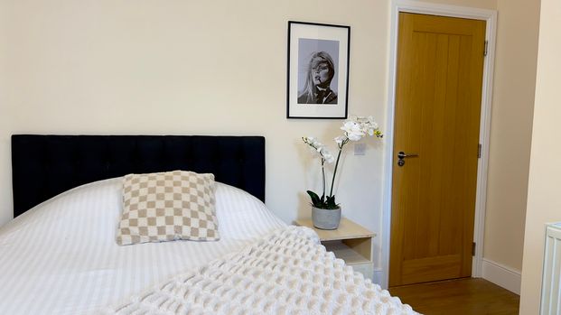 6 Bed Student Accommodation - Photo 1