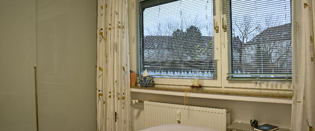 Bothfeld, Balkon, Schwimmbad, Sauna - Photo 1