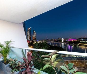 FULLY FURNISHED WITH EXPANSIVE RIVER VIEWS - Photo 6