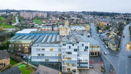 Mixed use to rent - Photo 2