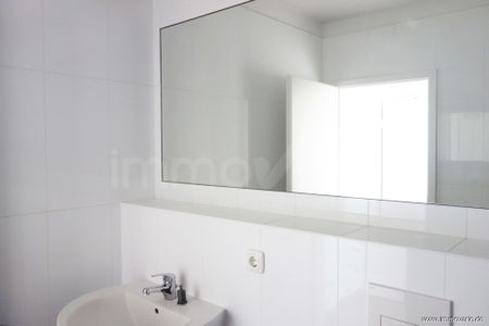 Ideal für Singles** Schöne 2-Raum Wohnung mit Wanne und Balkon in Stadtfeld-Ost! Stellplatz möglich! - Photo 2