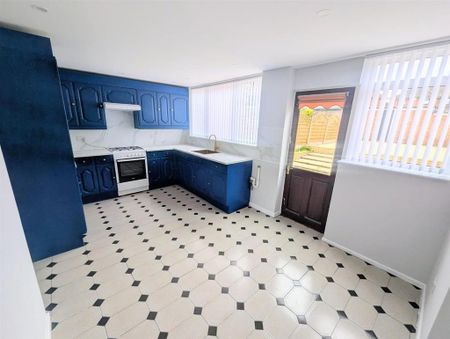 3 bedroom terraced house to rent - Photo 5