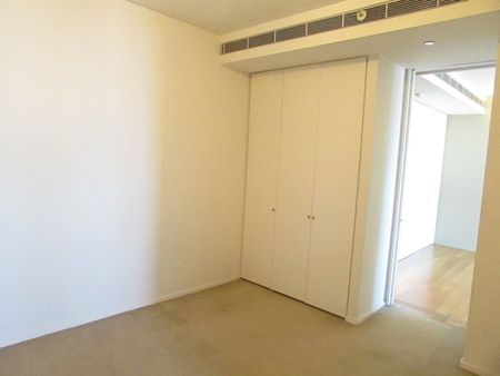 Luxury Two-Bedroom Apartment in Central Park Precinct - Unparalleled Lifestyle and Convenience - Photo 4