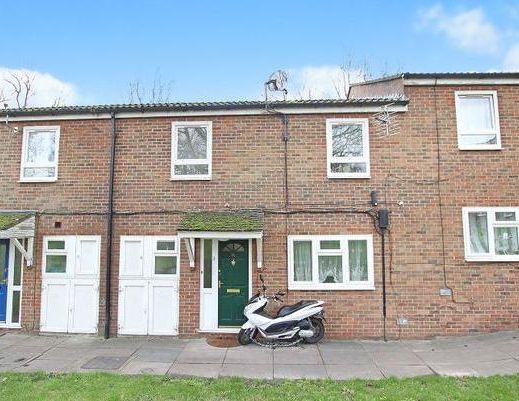 4 bedroom terraced house to rent - Photo 1