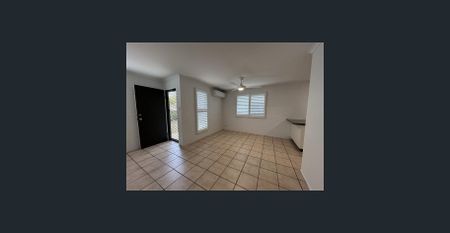 Charming Family Home in Glenella - Photo 4