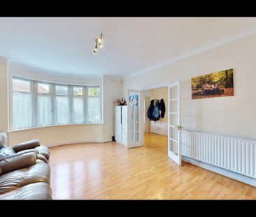 4 Bed Semi-Detached House, Highcroft Gardens, NW11 - Photo 6