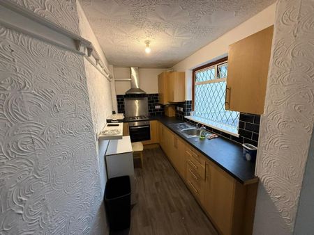 3 bedroom terraced house to rent - Photo 3