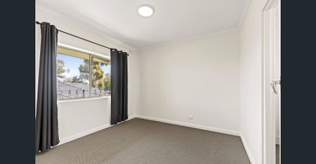 Modern & Updated One Bedroom Unit in Prime Location - Photo 2
