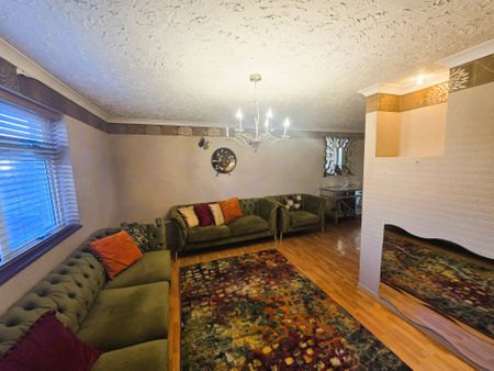 Martian Avenue, HP2 5PL, Hemel Hempstead - Photo 2