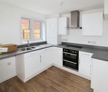 3 bedroom semi-detached house to rent - Photo 5