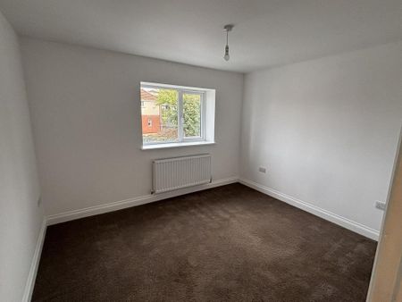 3 bedroom flat to rent - Photo 3