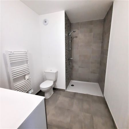 Location Appartement 2 pièces 44m² NIMES 30000 - Photo 4
