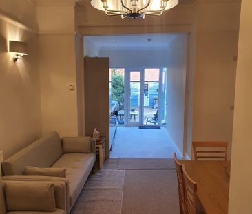 2 bedroom ground floor flat to rent - Photo 2