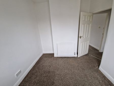 2 Bed Semi-Detached House, Wilton Road, M8 - Photo 3