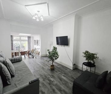 3 bedroom semi-detached house to rent - Photo 6