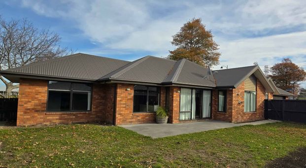 2 Little Oaks Drive - Photo 1