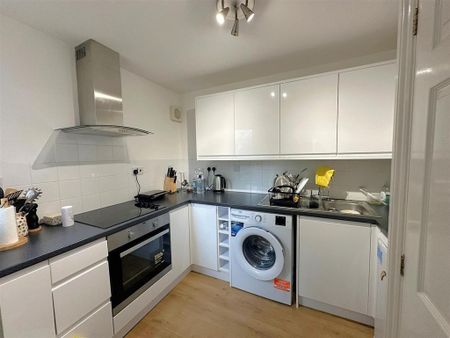 1 bedroom flat to rent - Photo 2