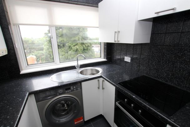 2 bedroom Maisonette to let - Photo 1