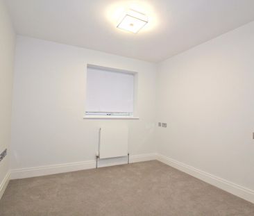 73 High Street, Maidenhead - Photo 3