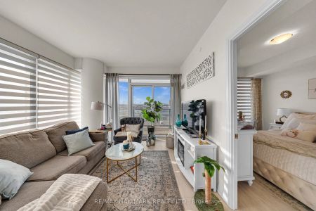 9000 Jane Street #427 - Photo 3