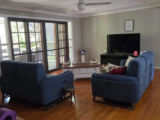 Holland Park West - Photo 1