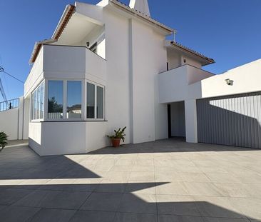 4 Bedroom House with parking, Livramento, Cascais - Photo 6