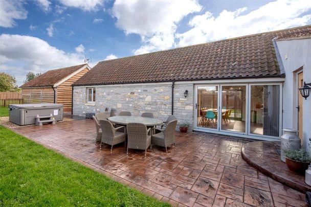 5 bedroom detached house to rent - Photo 1