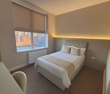 8 bedroom house of multiple occupation to rent - Photo 5