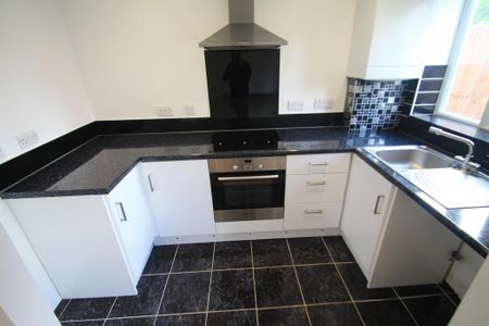 2 bedroom terraced house to rent - Photo 3