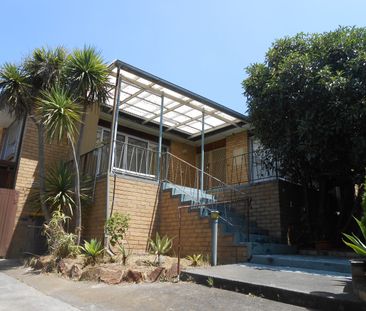 42 Avonhurst Drive, Glen Waverley VIC 3150 - House For Rent | Domain - Photo 6