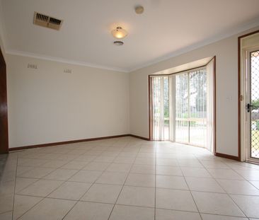 Neat Three bedroom Home close to town. - Photo 3