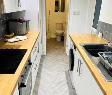 1 bedroom house of multiple occupation to rent - Photo 6