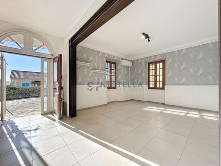 T3 de 70 m² en plein coeur du village, avec jardin et terrasse, - Photo 3