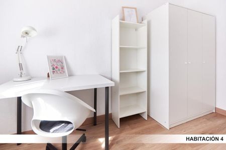 Calle Juan de Ledesma, Sevilla, Andalusia 41006 - Photo 5