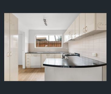 Coastal Living at Its Best - Photo 3