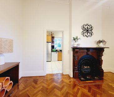 Caulfield North - Photo 3