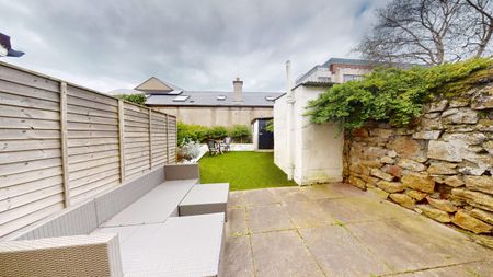 Galloping Green, Stillorgan Road, Blackrock Co. Dublin. - Photo 2