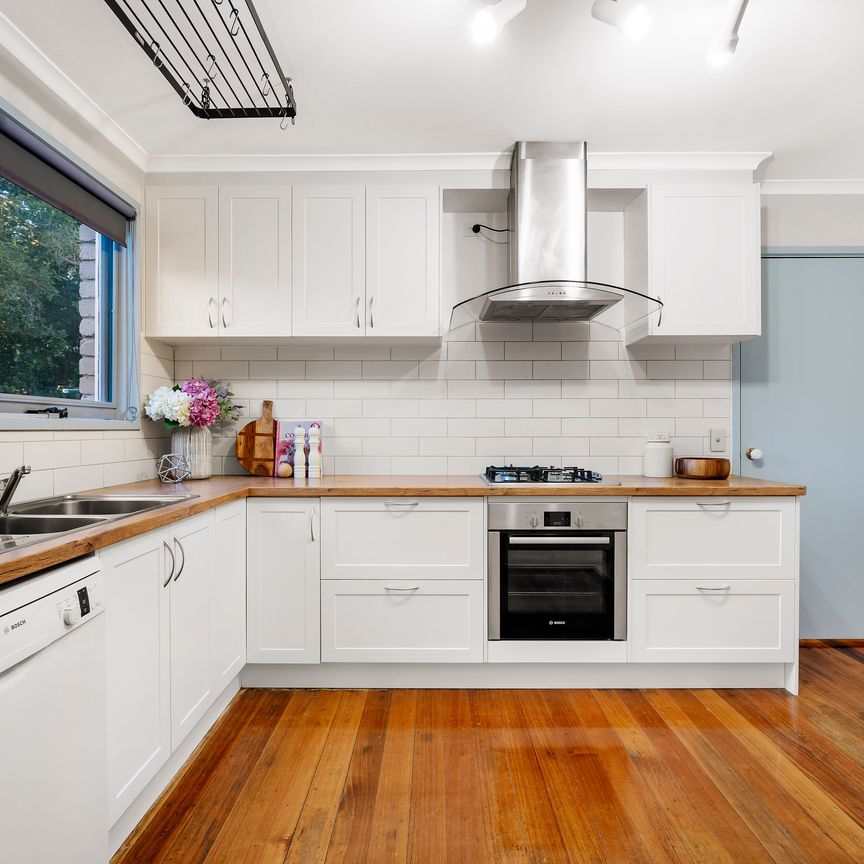 This lovely property is a complete lifestyle package - Photo 1