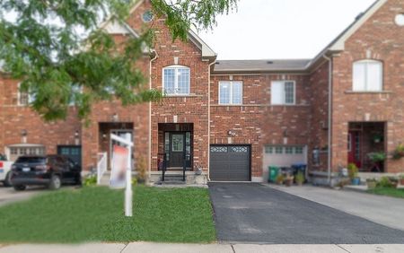 For Lease - 107 Frenchpark Circle, Brampton, Ontario - Photo 4
