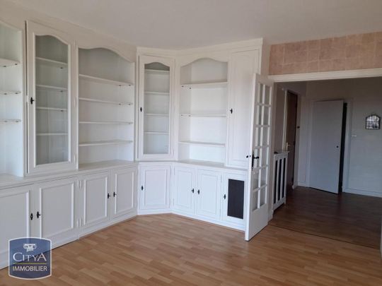 Location Appartement 5 pièces 108m² BOURG EN BRESSE 01000 - Photo 1