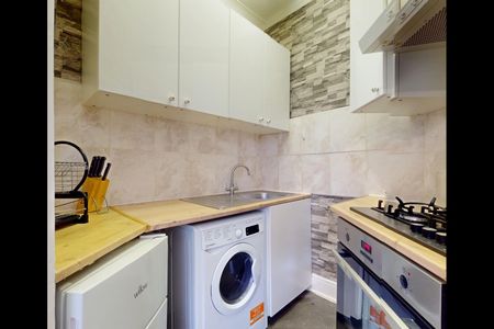 Studio Flat, Cleveland Street, W1T - Photo 5