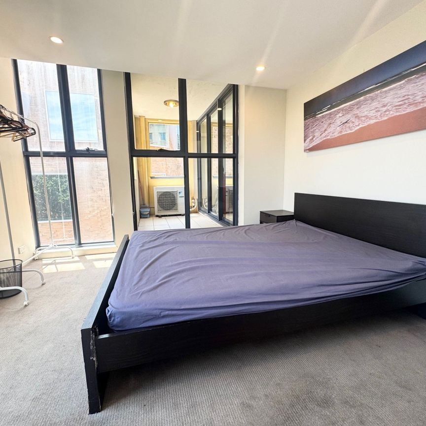 PARTIALLY FURNISHED APARTMENT IN ULTRA CONVENIENT LOCATION - Photo 1